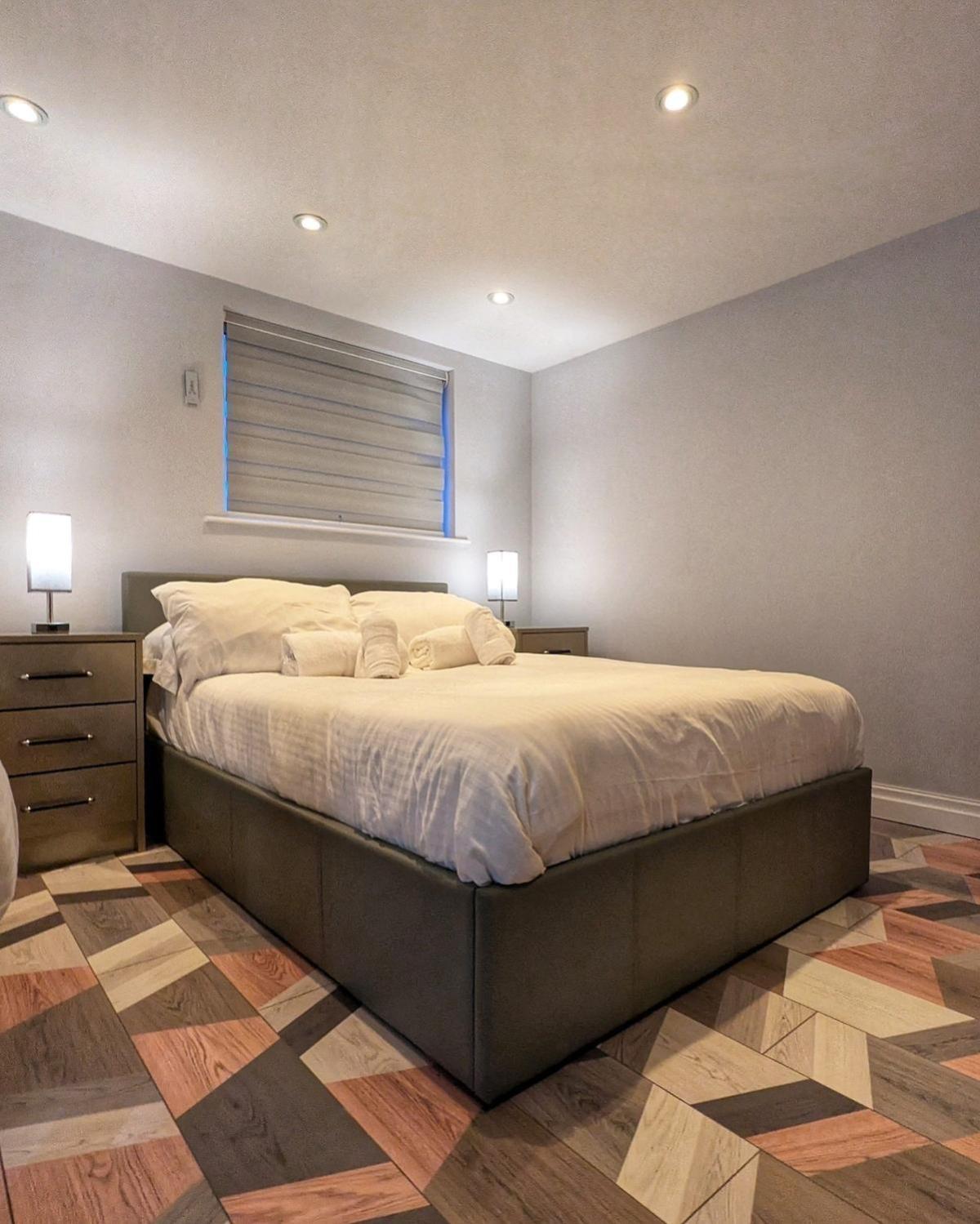 Beautiful 5 Bedroom Home Sleeps 12 People In Manchester Dış mekan fotoğraf