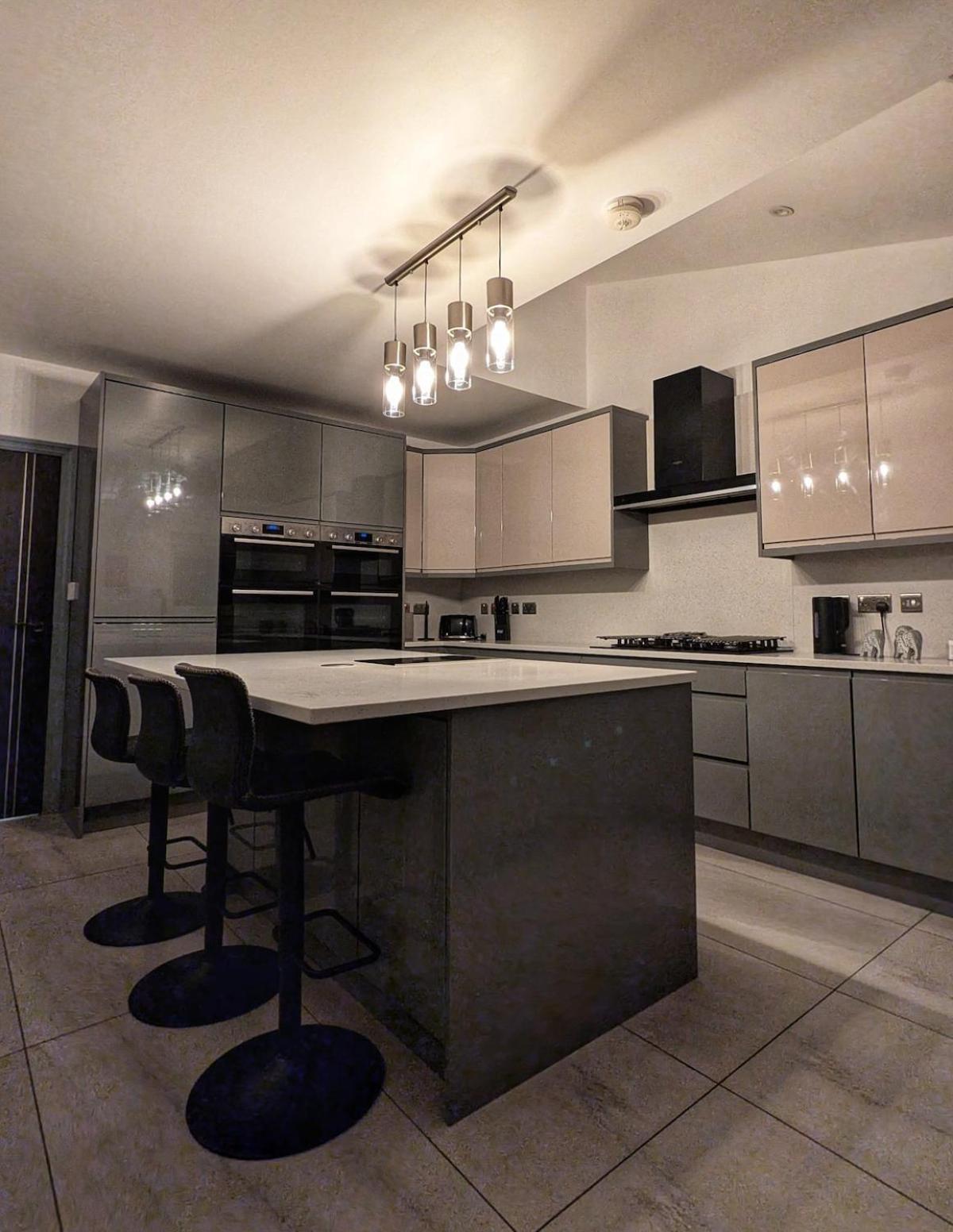 Beautiful 5 Bedroom Home Sleeps 12 People In Manchester Dış mekan fotoğraf