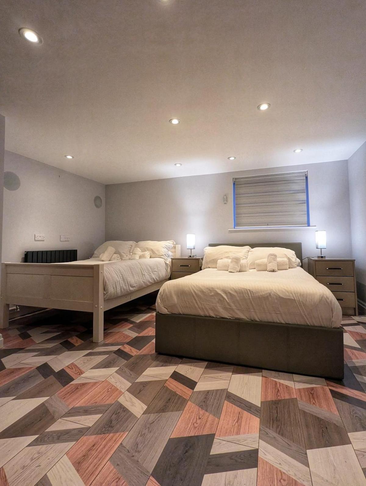 Beautiful 5 Bedroom Home Sleeps 12 People In Manchester Dış mekan fotoğraf