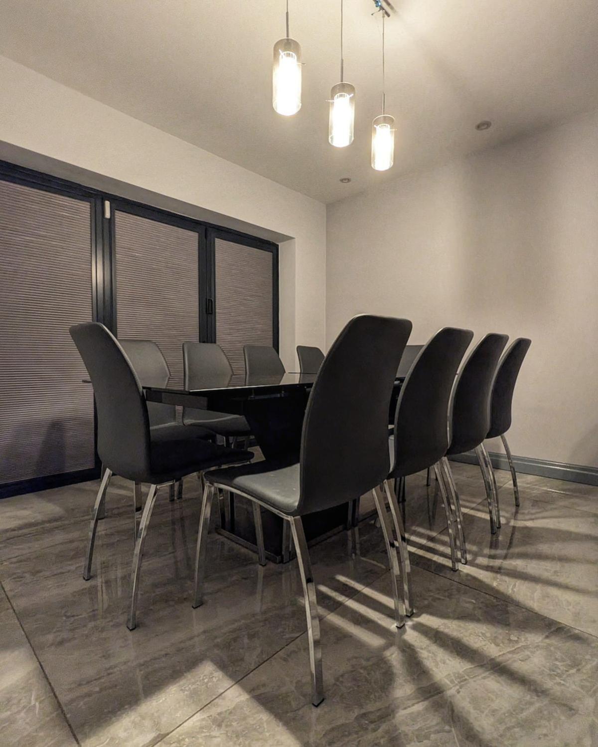 Beautiful 5 Bedroom Home Sleeps 12 People In Manchester Dış mekan fotoğraf